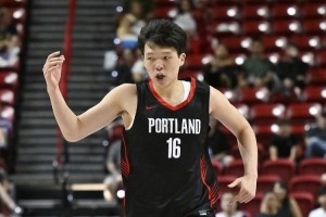 队友认可！克林根：杨瀚森首秀很棒 他攻防都出色&amp;极具场上影响力