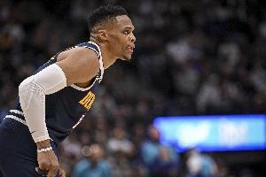 威少是第二位进入历史得分榜前20的控卫球员 第一位是大O